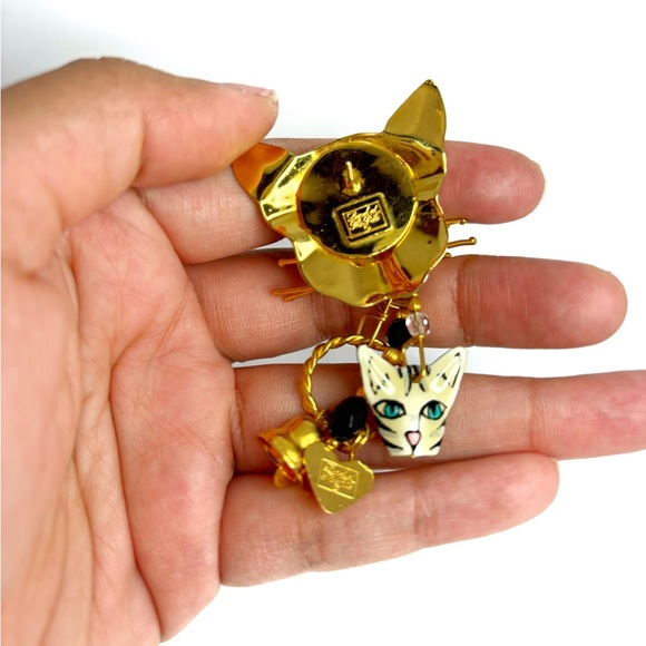 Lunch At The Ritz Cat Face Earrings - Picture 7 of 9